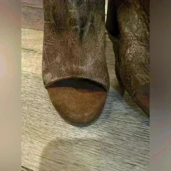 Diba True Women's Sz 7 Shoes Brown Leather Lace Up Zip Distressed Ankle Boots - Picture 7 of 13